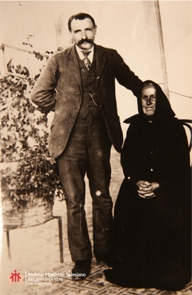 Argentina - Artemide Zatti with his mother
