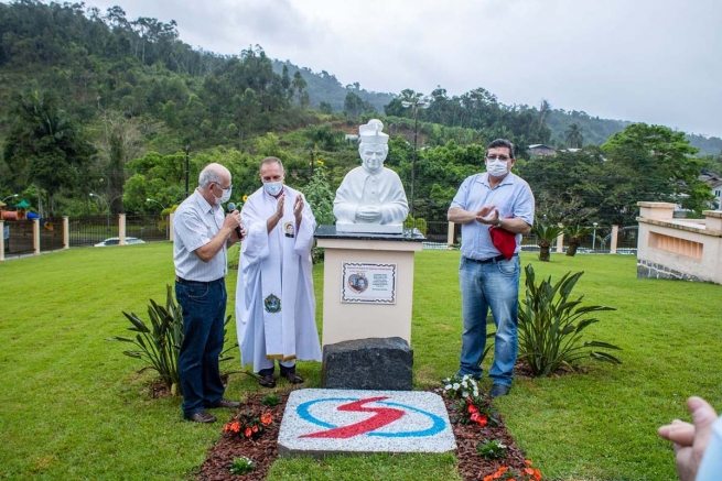 Brazylia – Odsłonięto pomnik Księdza Bosko z okazji 100 lat obecności salezjanów w Massarandubie