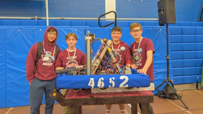 Estados Unidos – El equipo de robótica de "Don Bosco Prep" triunfa en la competencia de "Warren Hills"