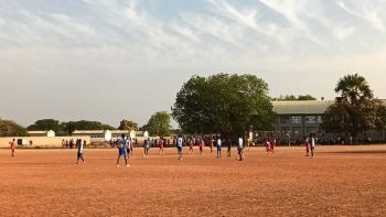 Sudão do Sul – Os ex-alunos do ‘Don Bosco Mission’, de Tonj, homenageiam Dom Bosco com um torneio de futebol pela paz