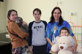 Pologne – Marina et Sofia, deux amies de Kiev, se retrouvent à Cracovie, bénéficiant de l'accueil salésien