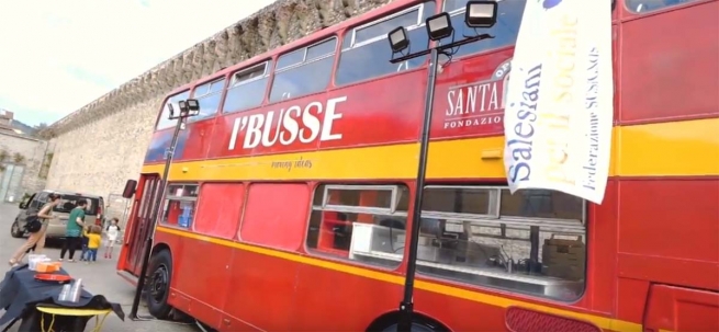 Italia – “L’busse”: l’oratorio mobile che ha incantato i bambini di Prato