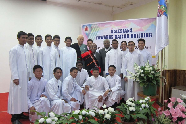 India - Los Salesianos en dialogo en vistas a la “construcción de la nación”