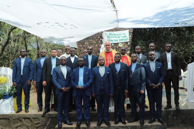 R.D. Congo – Professione perpetua di un salesiano coadiutore e di 13 salesiani candidati chierici
