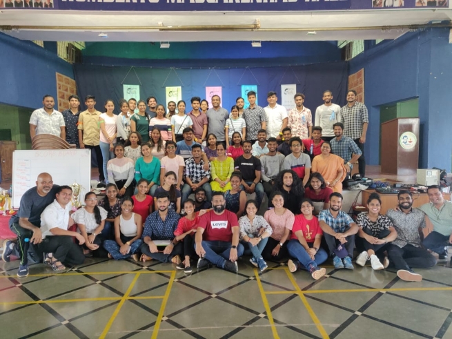 Índia – Jovens se reúnem para refletir sobre o impacto do Covid-19 em suas vidas