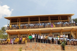 Ruanda – Graças ao projeto ACTEC, o Centro de Formação Profissional Dom Bosco Muhazi inaugura um novo edifício futurista