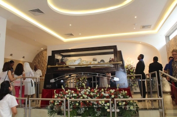 Panama – The casket with the relic of Don Bosco rests in the new chapel of the Don Bosco Minor Basilica