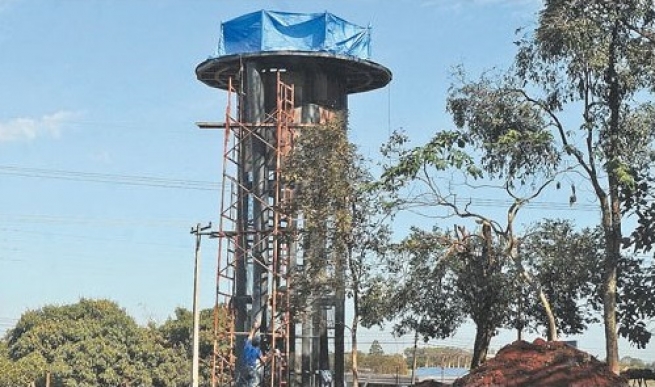 Paraguay - A 24 meter sculpture of Mary Help of Christians to remember Minga Guazú's love for Mary