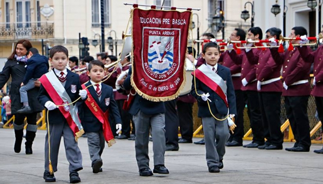 Chile – Más de 5 mil salesianos desfilaron para celebrar 130 años de presencia en Chile