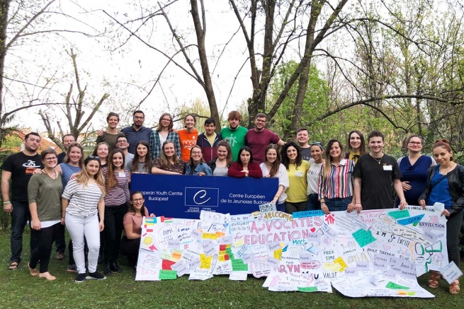 Hungría - Sesión de estudio del DBYN para apoyar y sostener la educación