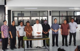 Indonesia – Bendición de un nuevo edificio de la Escuela Superior Profesional “Don Bosco” en Sumba