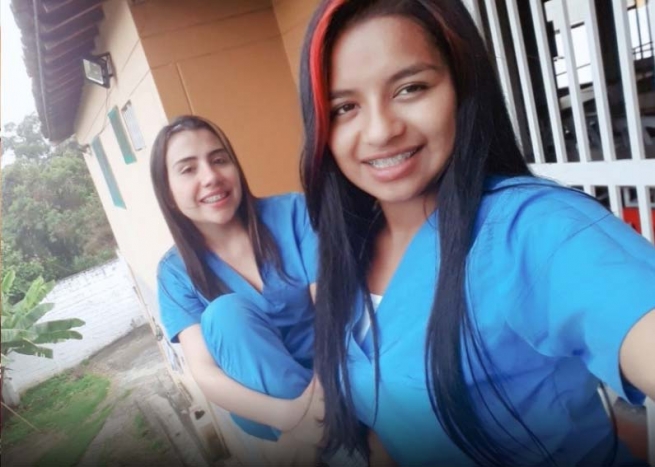 Colombie - Deux filles qui ont échappé au conflit armé obtiennent leur diplôme d'infirmière grâce à Don Bosco