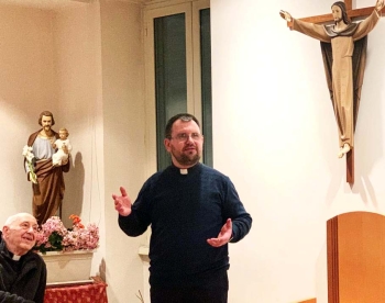 Italia – Las "buenas noches" del Obispo Ryabukha a los Salesianos en la Sede Salesiana. Un testimonio sobre los milagros de María durante la guerra en Ucrania