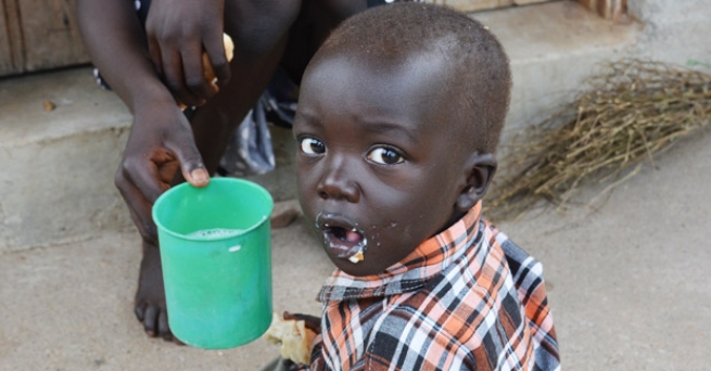 Sudán del Sur – La misión salesiana en Gumbo atiende a cientos de menores desnutridos