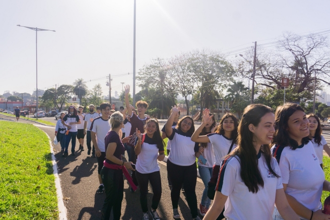 Brésil - Les élèves de l'Institut « Don Bosco » de Campo Grande en pèlerinage au Sanctuaire de Notre-Dame du Perpétuel Secours