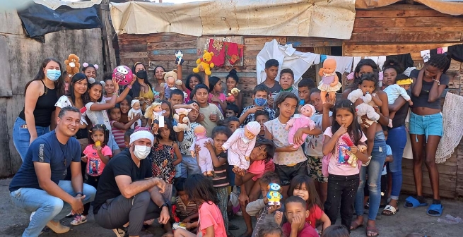 Venezuela – I salesiani portano doni, allegria e speranza tra i poveri delle periferie