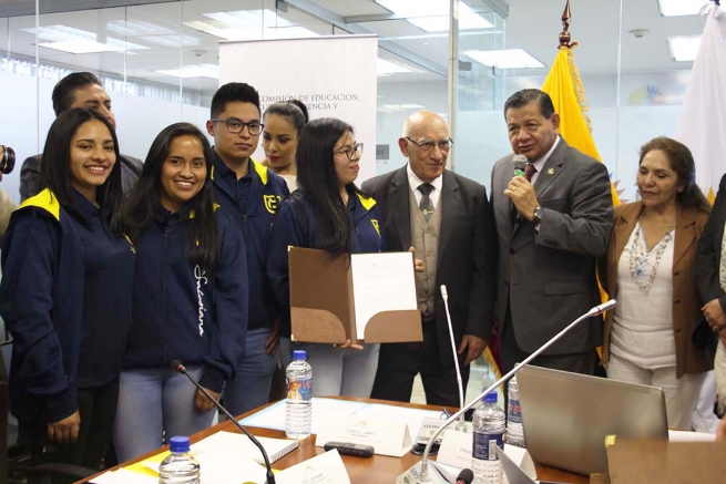 Equador – A Universidade Politécnica Salesiana premiada por seu empenho humanitário durante a greve nacional