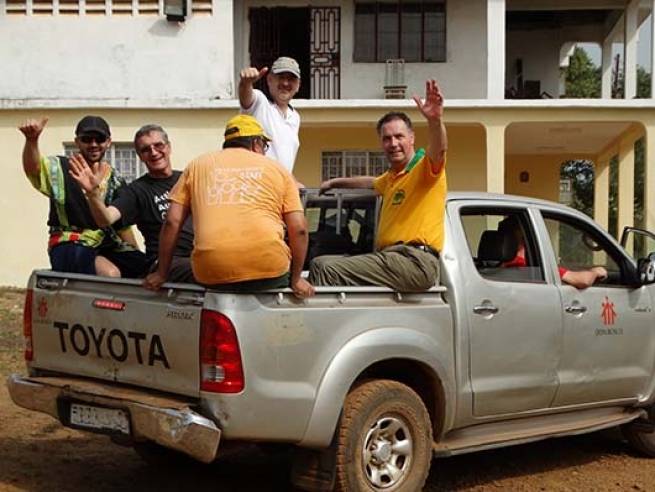 Sierra Leone – Il Rettor Maggiore incontra i Salesiani Cooperatori, gli Exallievi e i suoi confratelli