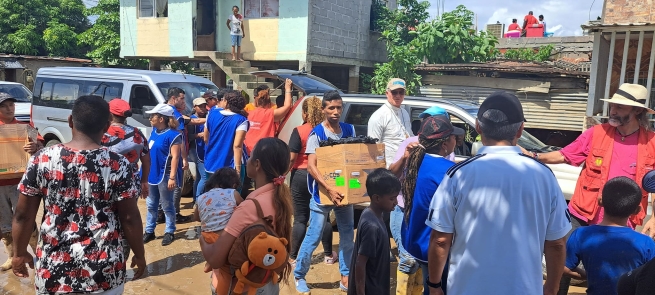 Equador – Solidariedade salesiana com as famílias atingidas pelas enchentes em Esmeraldas