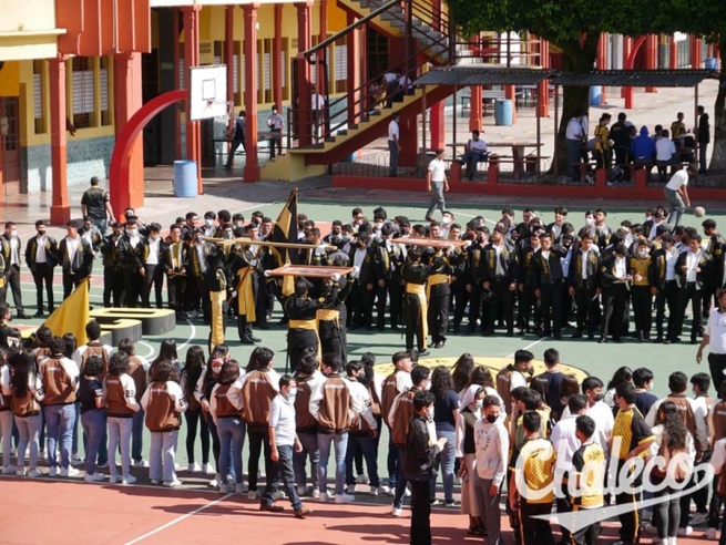 El Salvador – La Scuola Salesiana “Santa Cecilia” riceve i simboli della GMG 2023