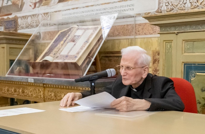 Vaticano – La Biblioteca Vaticana festeggia con gioia e affetto i 90 anni del Cardinale Farina nel giorno del suo onomastico