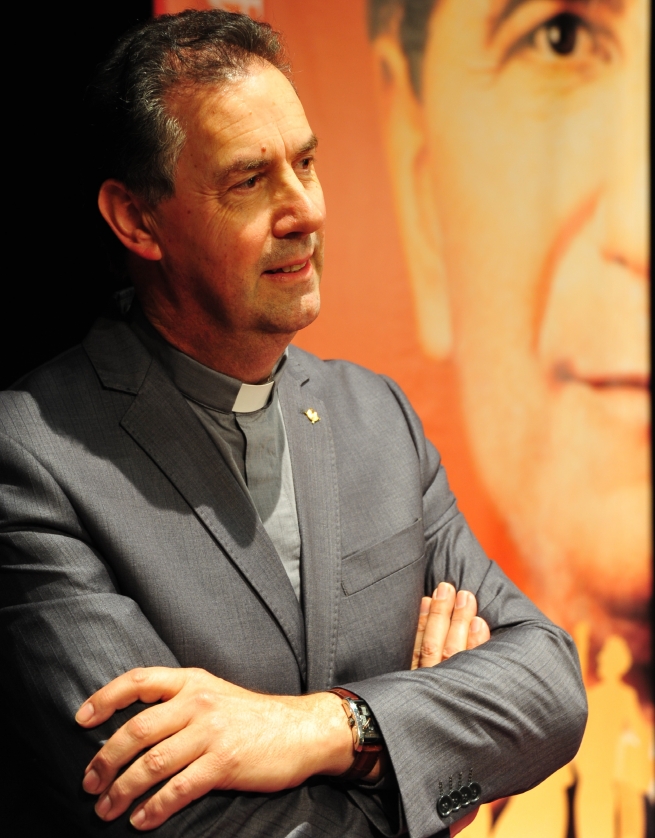 Vatican - Rector Major Fr Á.F. Artime: "We must give priority to young people, ensure no one feels left aside"