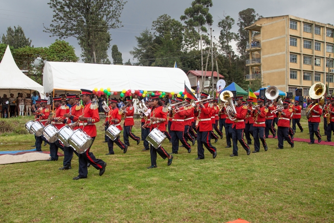 Etiopia – Sport na rzecz rozwoju: turniej, nowe boiska sportowe i stałe szkolenie