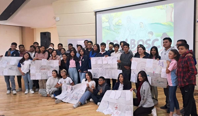 Equador – Semana Santa, tempo de missão na Unidade Educativa São Tomás Apóstolo
