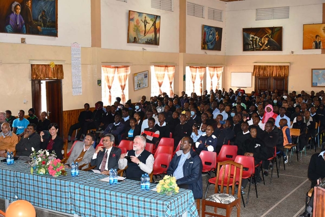 Kenia - Los estudiantes de "Don Bosco Boys Town" agradecen a los salesianos: "Nos acompañaron en nuestro crecimiento integral"