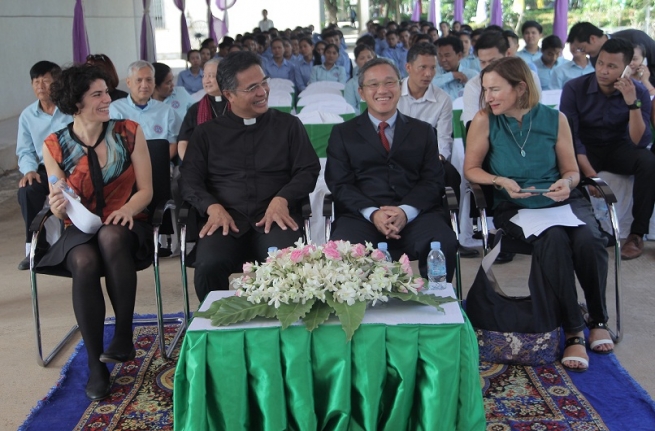 Cambodge – Salésiens et « Schneider Electric » travaillent ensemble pour les jeunes