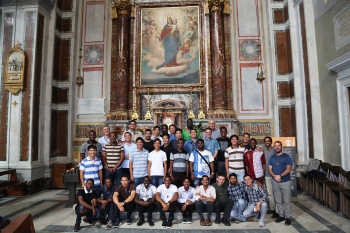 Italia - El grupo de misioneros de la 150ª Expedición Misionera, visita el Sagrado Corazón de Roma