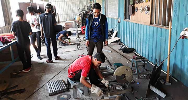 Cambodia - Helping youths in need via agro-technical training: history of Don Bosco Technical Institute