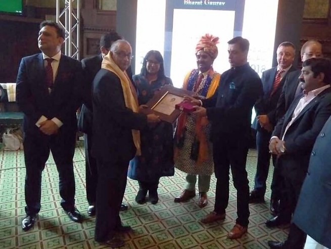 Great Britain – People’s bishop gets Bharat Gaurav Award