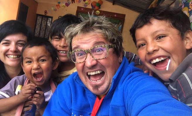 Equador - "Vale a pena deixar tudo para viver a experiência do voluntariado": Xoán e Sonia