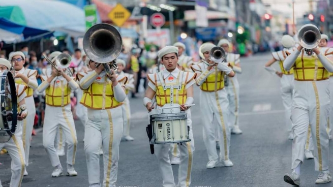 Tailandia - La banda de música de la “Sarasit Phithayalai School” triunfa en una prestigiosa competencia internacional