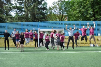 Ucrania – Ensayos de normalidad: las "buenas vacaciones" de los jóvenes de Žytomyr