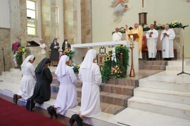 Italie – 150e anniversaire de l'Institut des FMA : à Mornèse, le Vicaire du Recteur Majeur préside aux professions perpétuelles de quatre religieuses