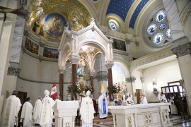 Perù – Basilica di Maria Ausiliatrice: “Un segno di amicizia”. Eucaristia di chiusura del centenario del tempio e presentazione del libro commemorativo