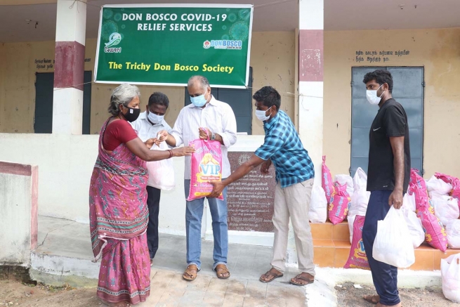 India - Salesian Province of Tiruchy distributes aid to vulnerable families