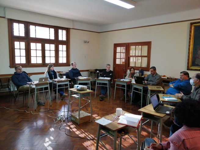 Argentina - Revisar los procesos inspectoriales en las nuevas realidades escolares