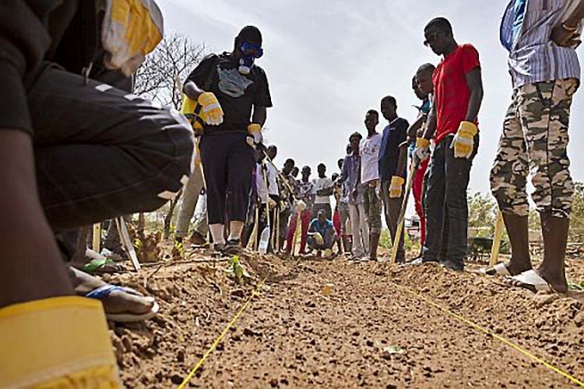 Senegal – Konkretne alternatywy dla rozwoju, aby móc powiedzieć: Stop handlowi ludźmi!