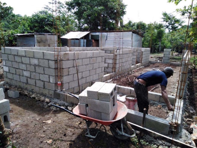 Guatemala – Una casa per chi ne ha bisogno: "È la Provvidenza di Dio che mi manda l’occasione per aiutare tanta gente"