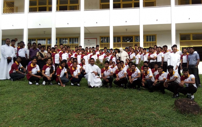 Sri Lanka - With Don Bosco, different ethnic groups and religions are building a new future together