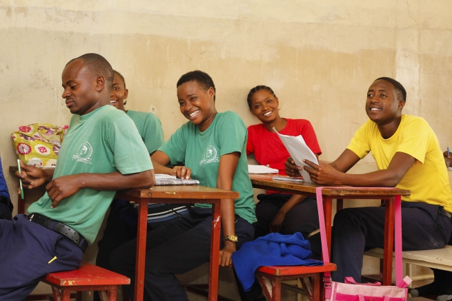 Tanzania - La historia de Grace y el camino hacia un futuro mejor para las muchachas