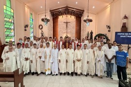 Filippine – Un momento di raccoglimento spirituale e convivialità natalizia per i Salesiani dell’area di Cebu