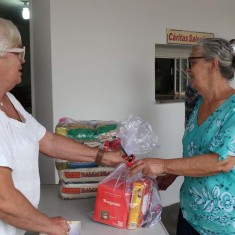 Brasil - La Cáritas Salesiana del Instituto Salesiano de Araçatuba distribuye ayudas alimentarias a noventa familias vulnerables