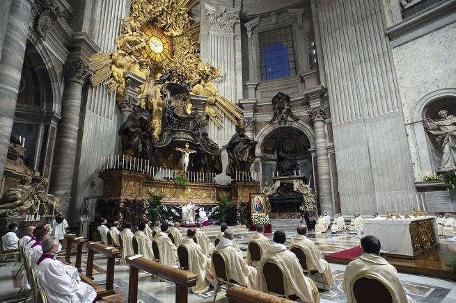 Vatican - Le Pape François célèbre la 25e Journée Mondiale de la Vie Consacrée