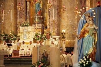 Włochy – Uroczystość Maryi Wspomożycielki w Rzymie: Przełożony Generalny wskazał na Maryję, która przyjmuje