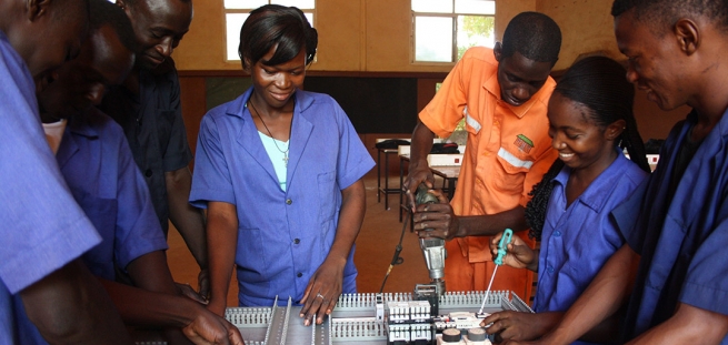 Mali – Per il futuro della gioventù è necessario migliorare la qualità educativa di Sikasso