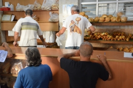 Palestine - Les activités des Salésiens en Terre Sainte : le four de Bethléem et la cave de Crémisan